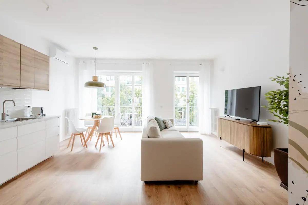 Luxury 2 Bedroom Apartament, Close To San Siro, Fiera And 10 Min Metro To Duomo Milánó Kültér fotó
