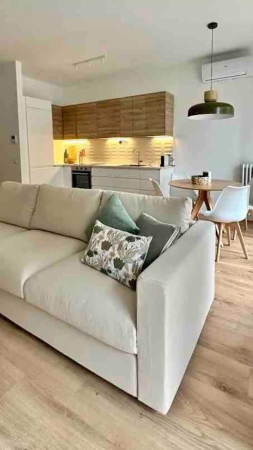 Luxury 2 Bedroom Apartament, Close To San Siro, Fiera And 10 Min Metro To Duomo Milánó Kültér fotó