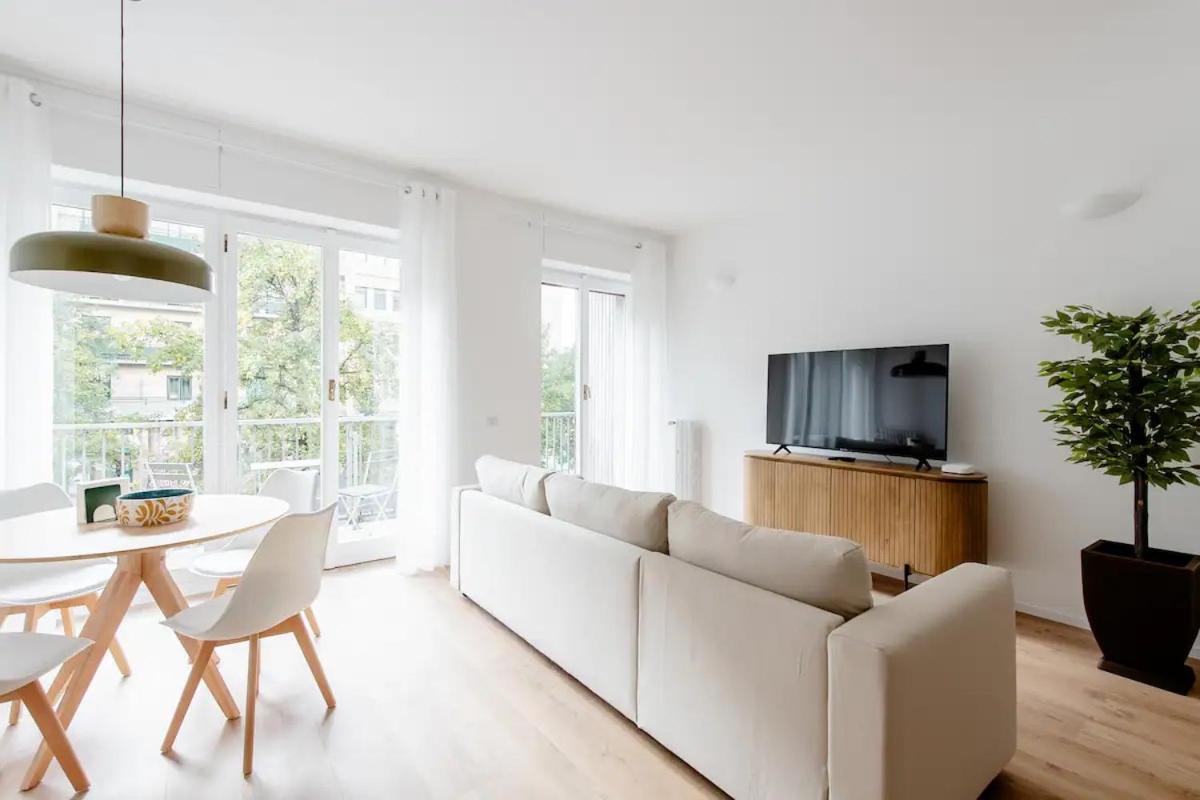 Luxury 2 Bedroom Apartament, Close To San Siro, Fiera And 10 Min Metro To Duomo Milánó Kültér fotó